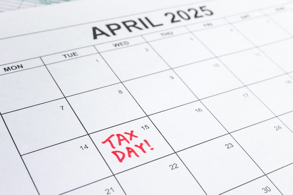 Calendar,of,april,2025,,with,tax,day!,reminder,on,the